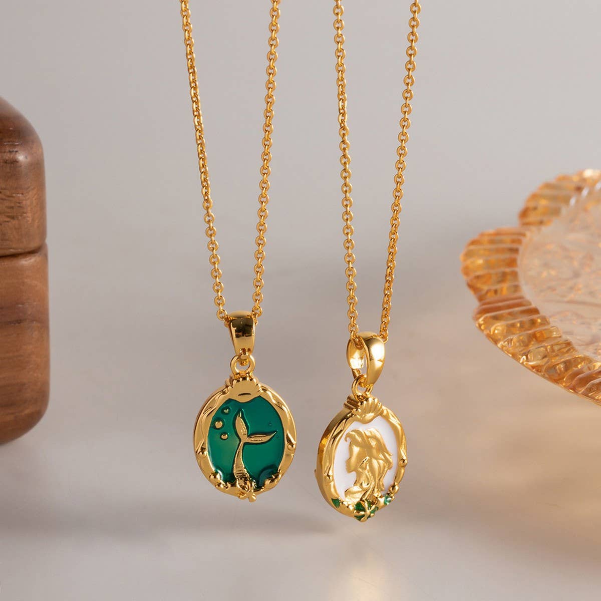 GOLD RETRO REVERSIBLE NECKLACE FOR WOMEN
