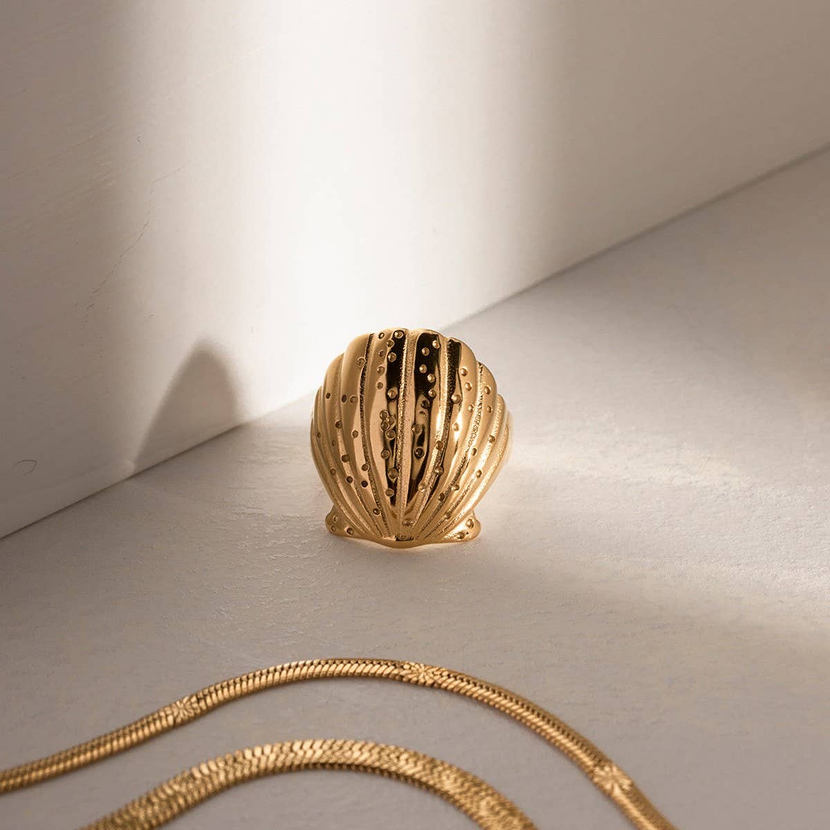 GOLD PLATED STAINLESS STEEL SHELL RINGS