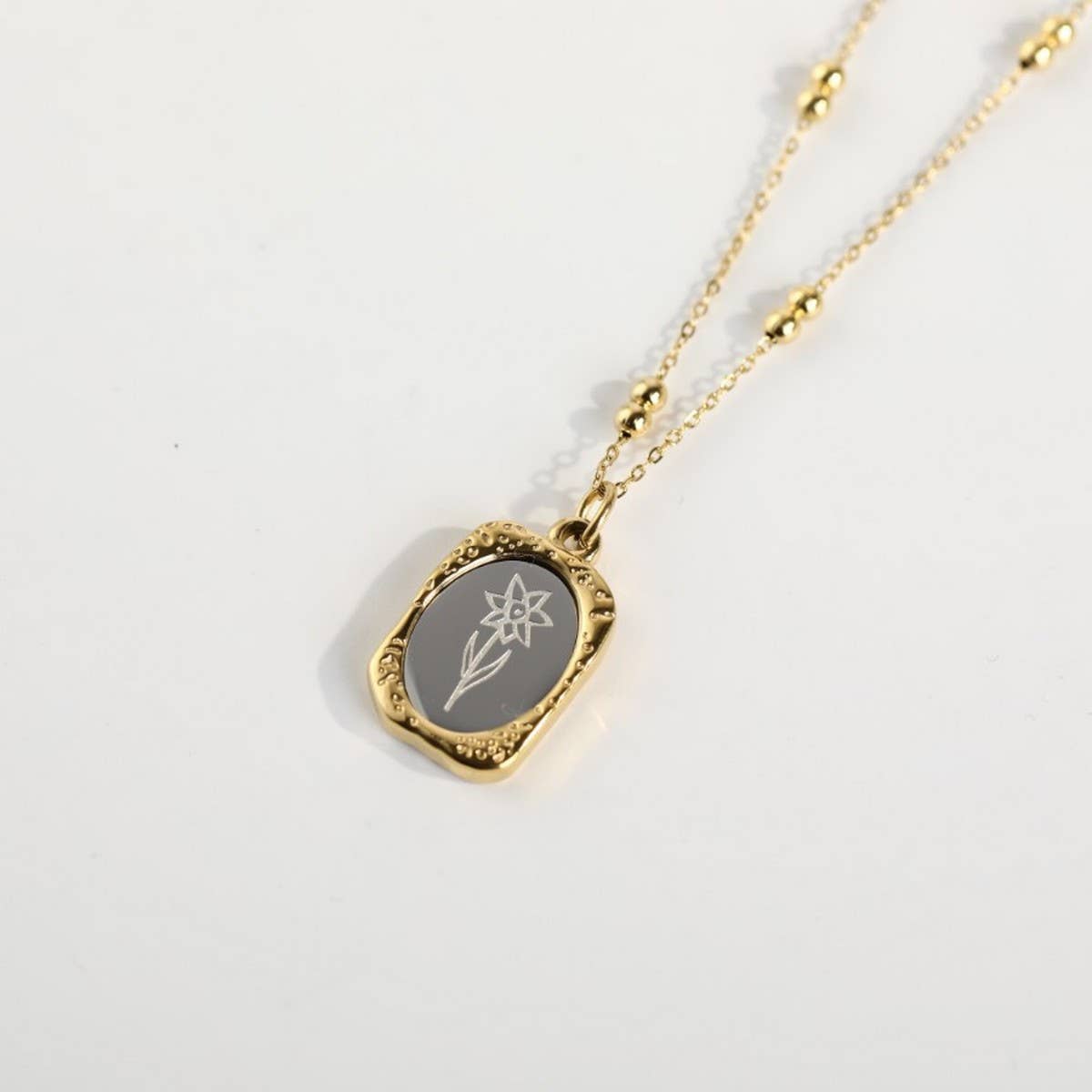 VINTAGE MAGIC MIRROR ROSE DECEMBER NECKLACE