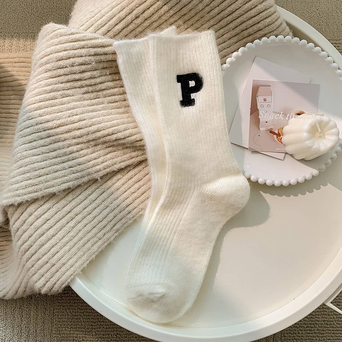 AUTUMN AND WINTER WARM LETTER P MID-TUBE SOCKS_CWMS1059
