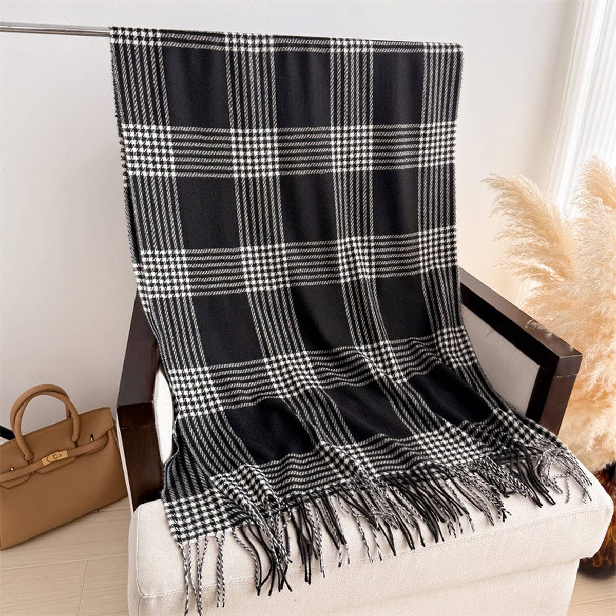 Warm Retro Grid Scarf Shawl for Winter Look