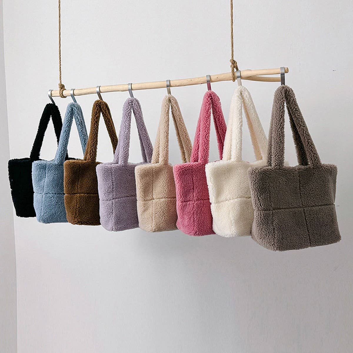 WINTER CHECKERED LAMB WOOL SHOULDER PLUSH BAG_CWAB3912