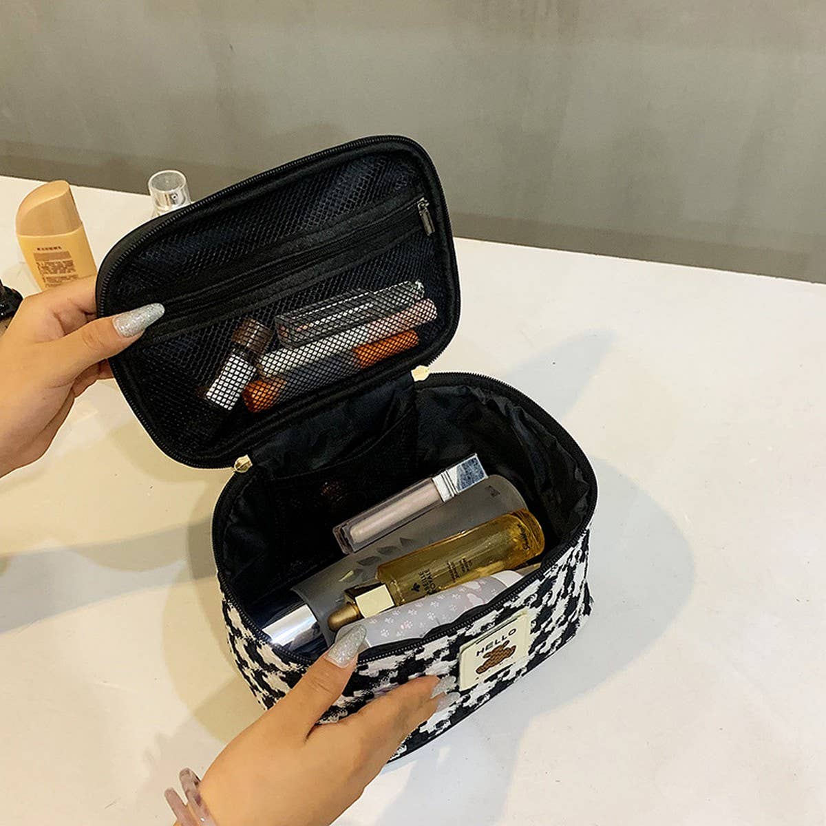 NEW HOUNDSTOOTH LARGE CAPACITY COSMETIC BAG_CWAB4412