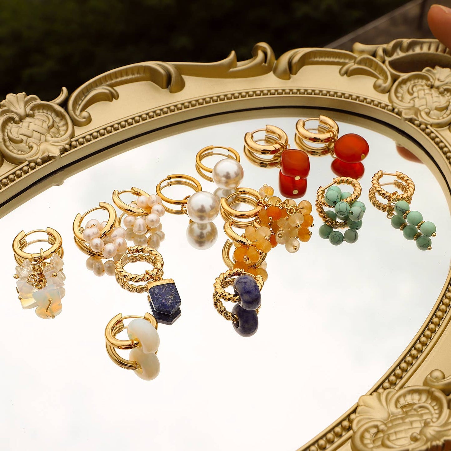 Trendy pearl element earrings