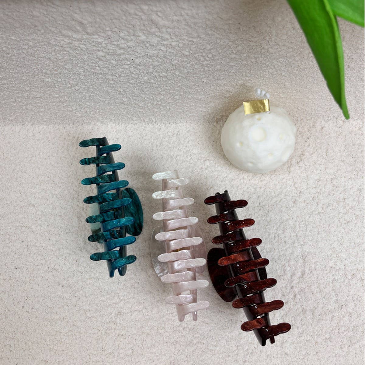 French quicksand acrylic hairpin retro shark clip