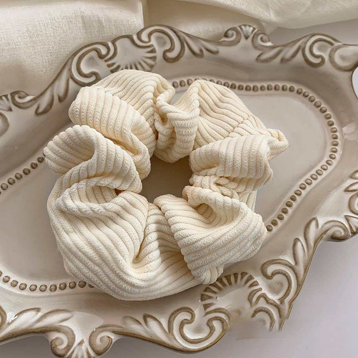 WHITE PLUSH HAIR RING RUBBER BAND HAIR ACCESSORIES