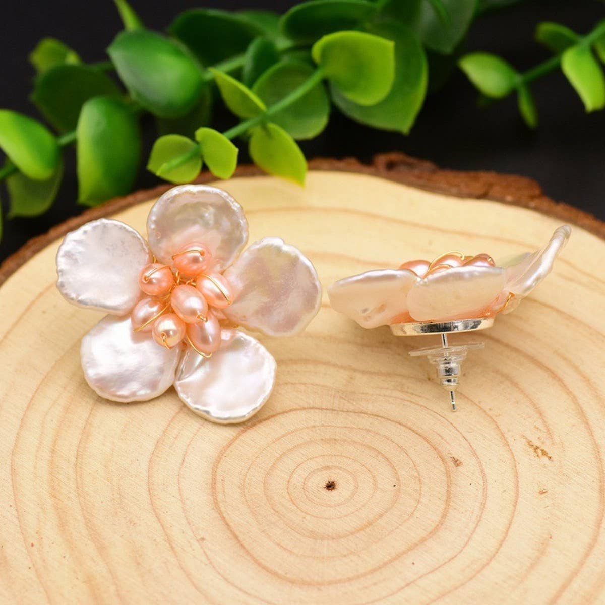 NEW HIGH-END RETRO SWEET FLOWER PEARL EARRINGS
