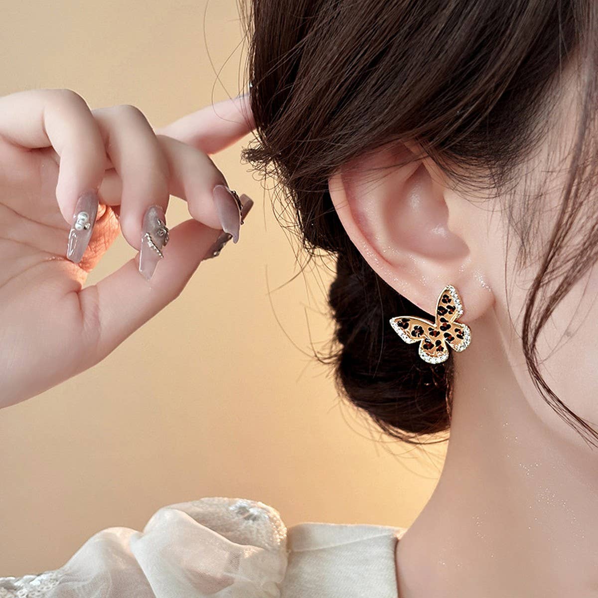 ZIRCON BUTTERFLY NICHE RETRO EARRINGS_CWAJE2458