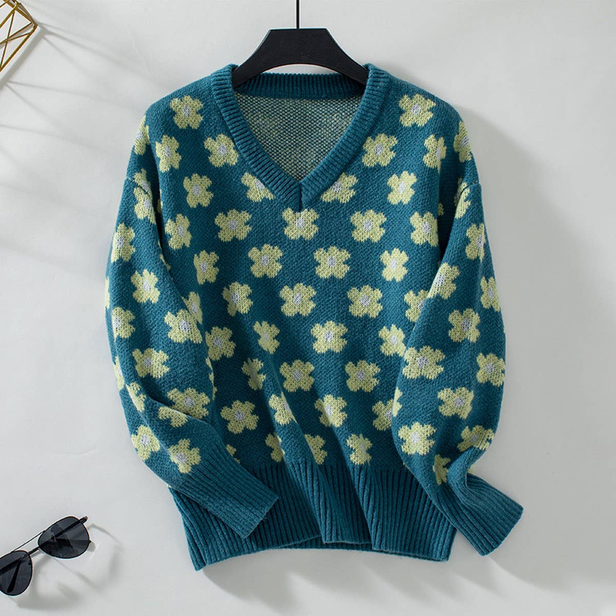 Floral jacquard V-neck pullover sweater