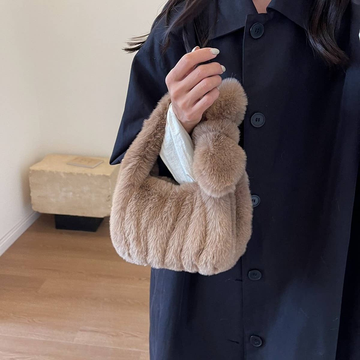 WINTER SOLID COLOR PLEATED CROSSBODY PLUSH BAG_CWAB3923