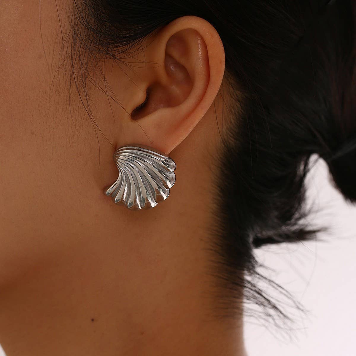Fade-Resistant Titanium Steel Minimalist Studs_CWMM8905
