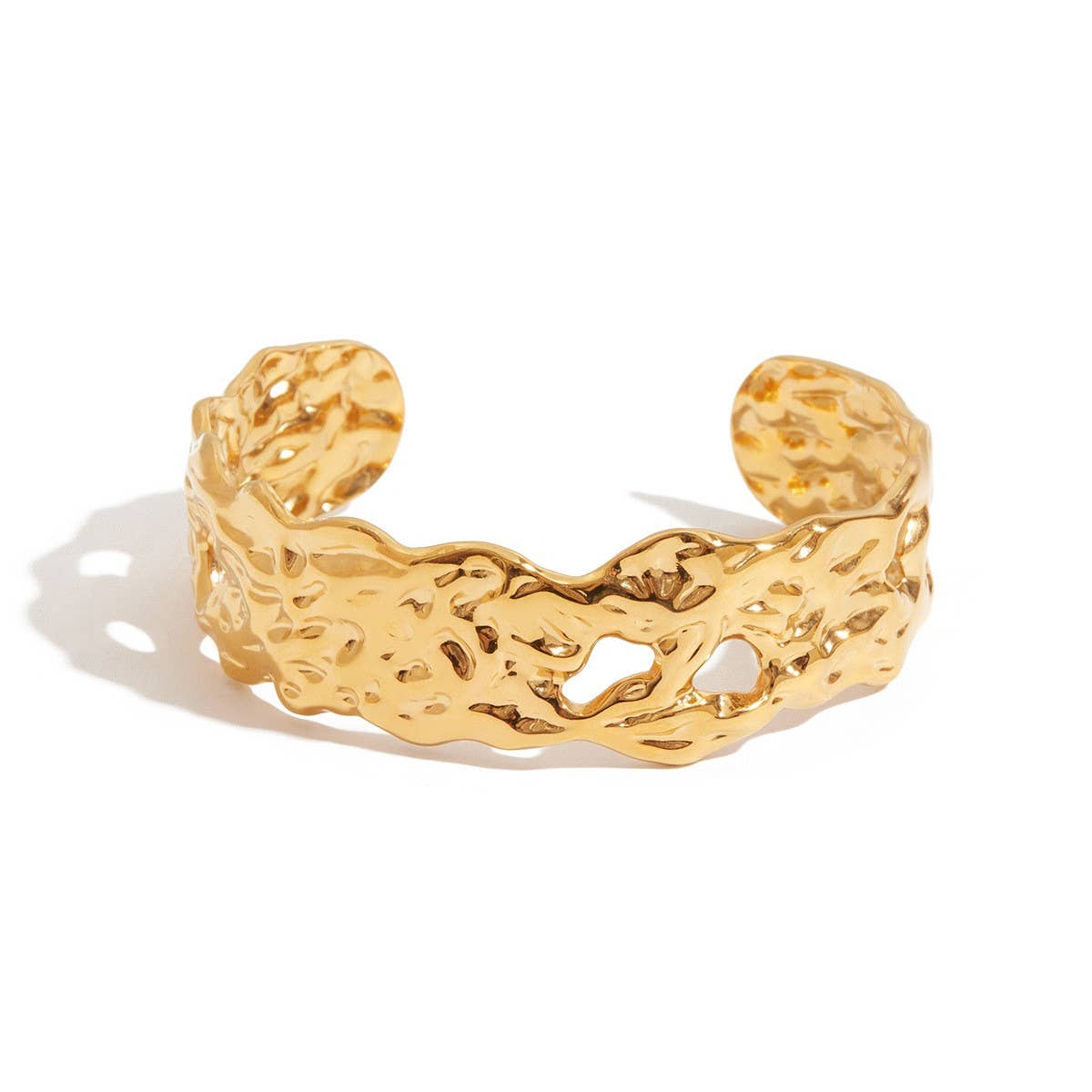 18K Gold Hammered Open Cuff in Stainless Steel_CWAJE4784