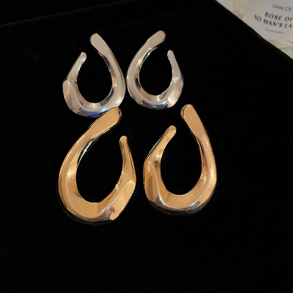 TWISTED GEOMETRY FASHION EARRINGS