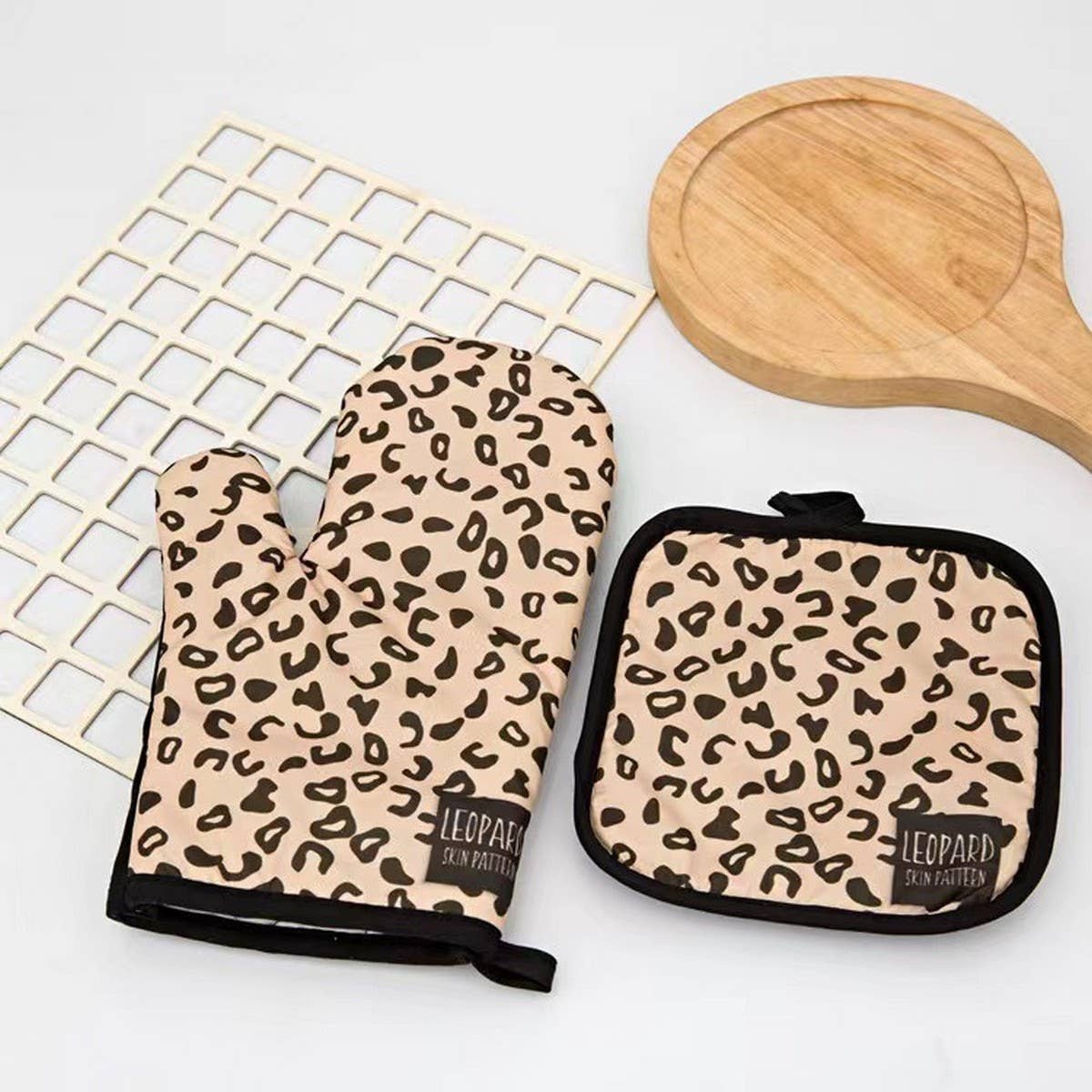 THICKENED HEAT-RESISTANT KITCHEN GLOVES