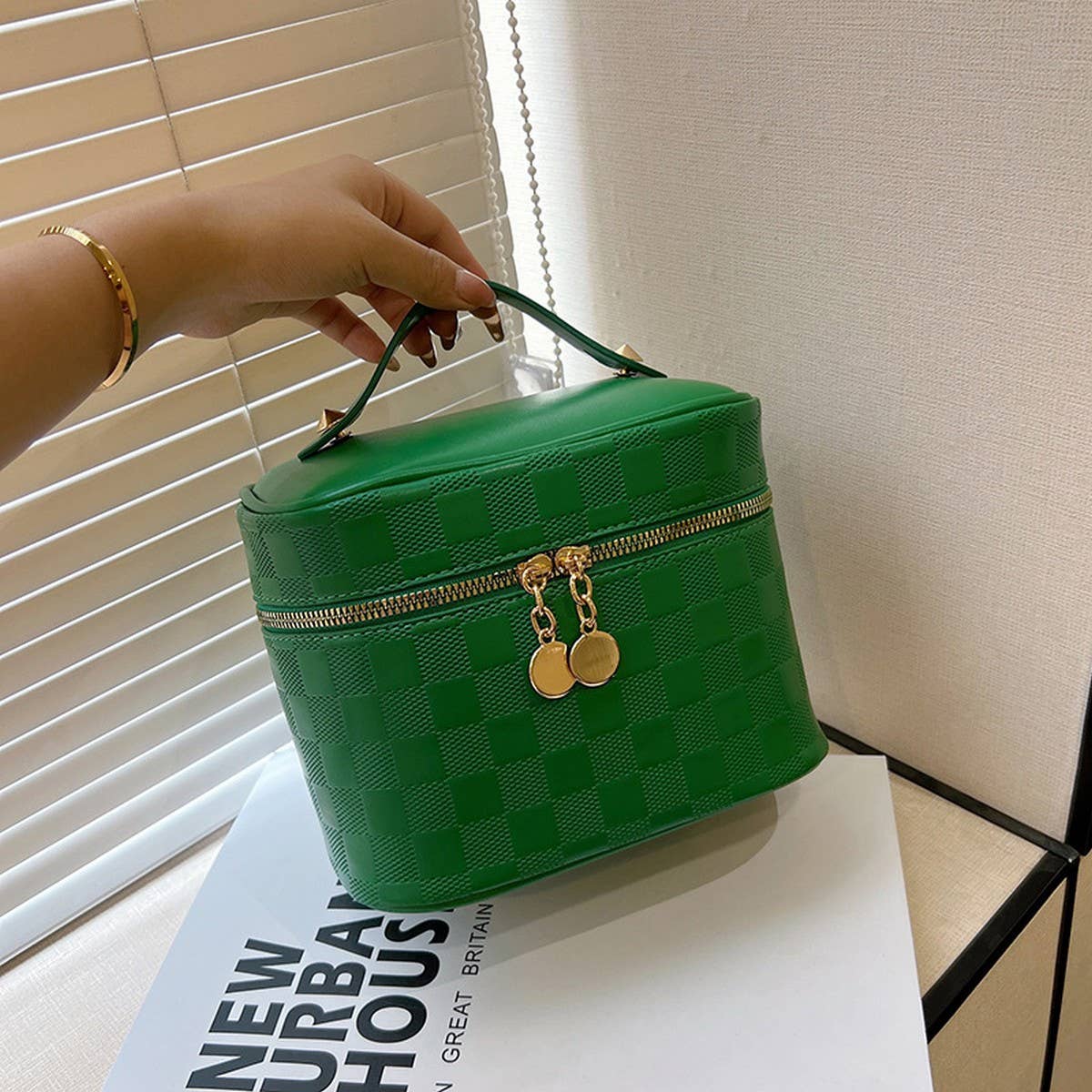 HIGH-VALUE FASHIONABLE PORTABLE COSMETIC BAG_CWAB4460