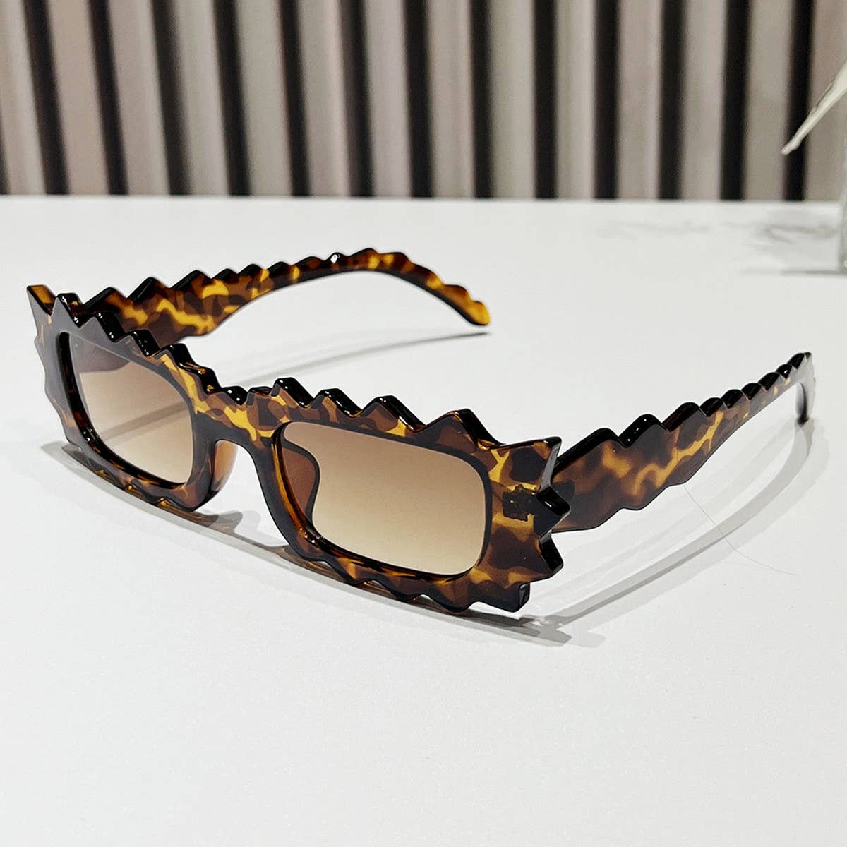 PERSONALIZED LACE IRREGULAR SUNGLASSES_CWASG0416