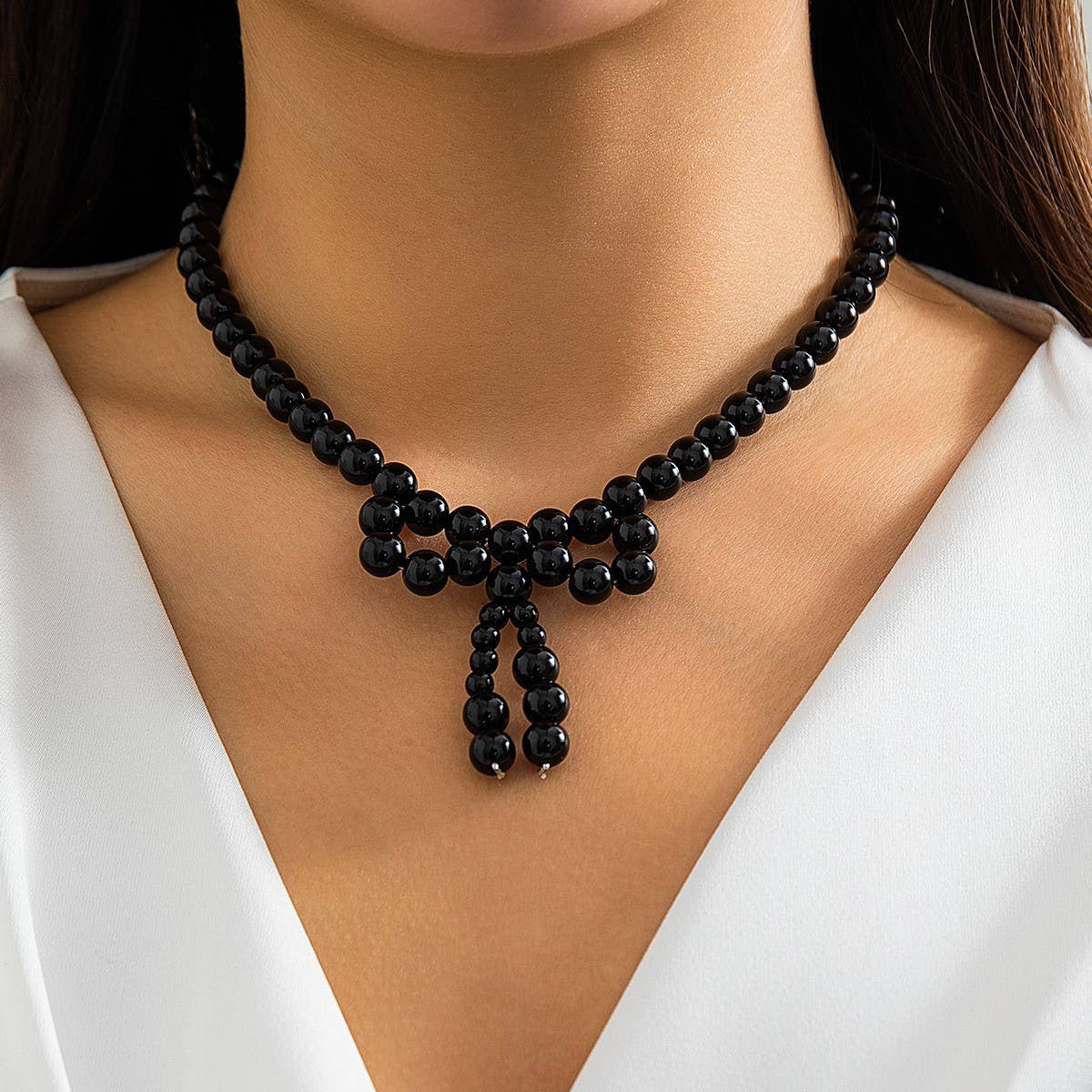 IMITATION PEARL BEADED NECKLACE WITH PEARL BOW