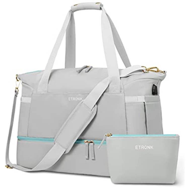 USB charging port fitness bag