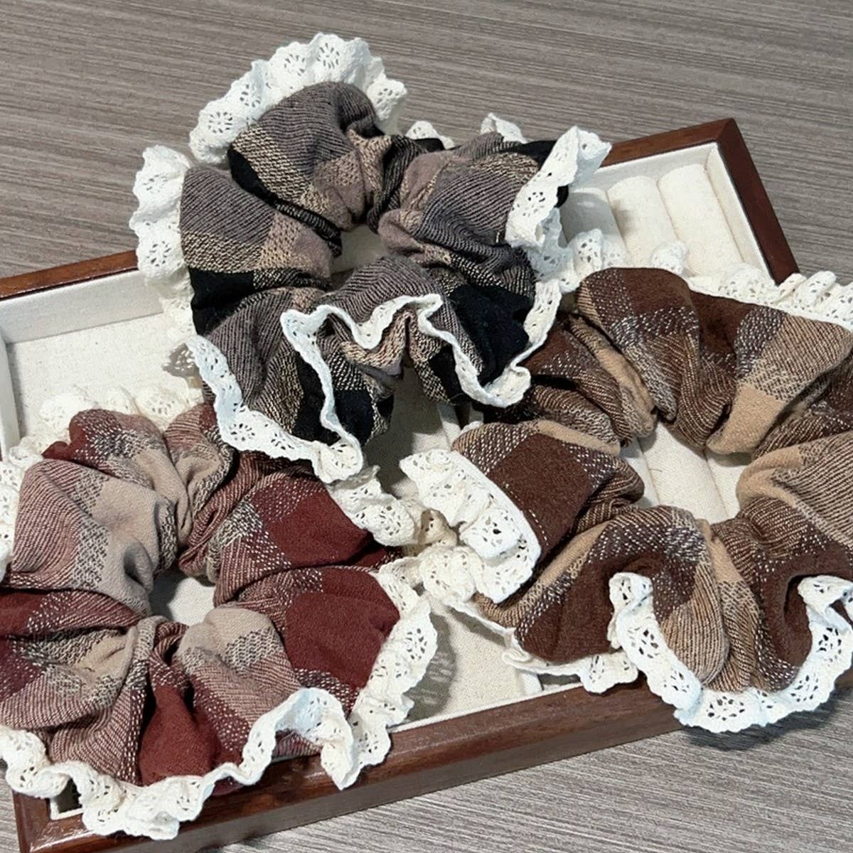 GENTLE RETRO PLAID LARGE COLO HAIR SCRUNCHIES