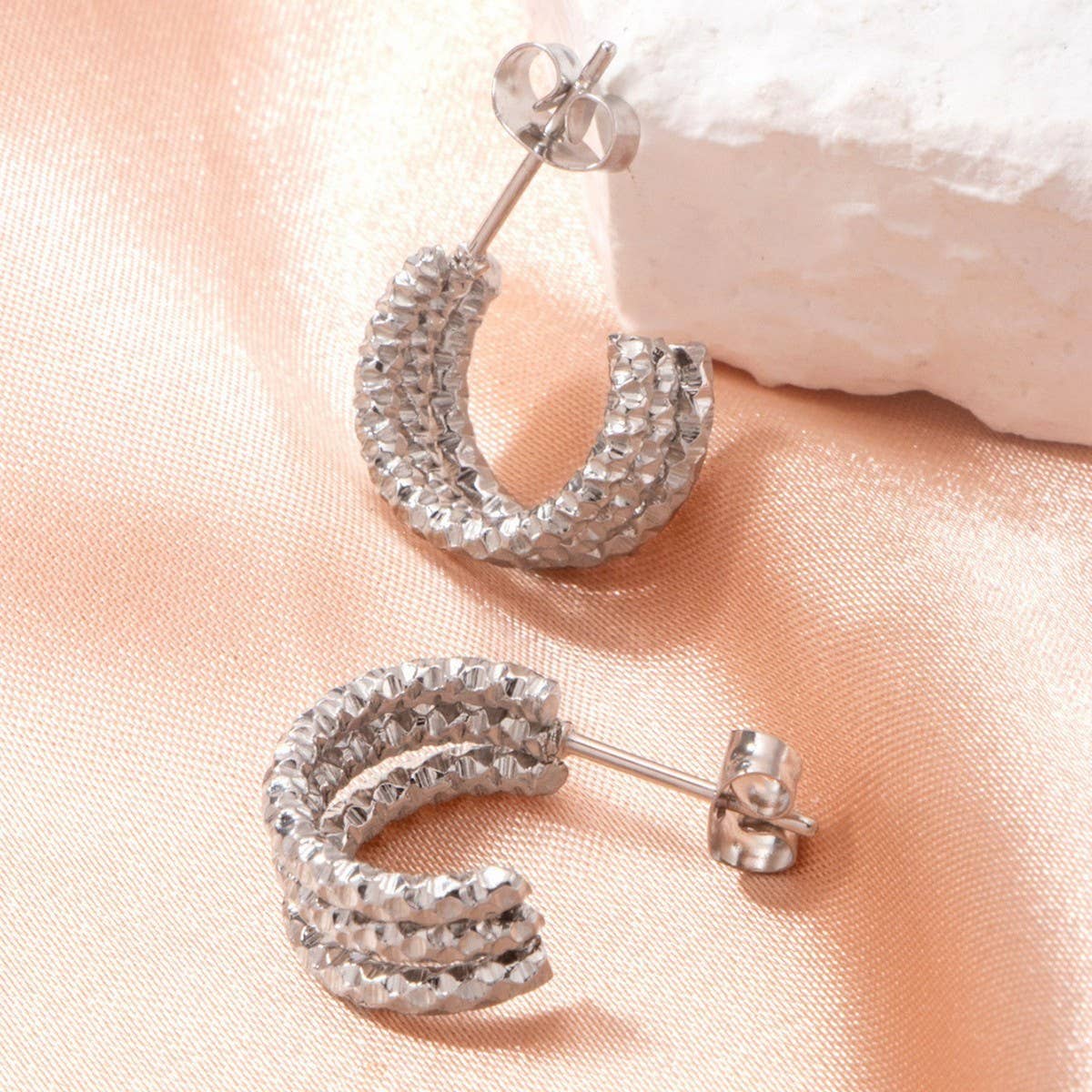 VINTAGE MULTI-LAYER C-SHAPED TITANIUM STEELEARRINGS