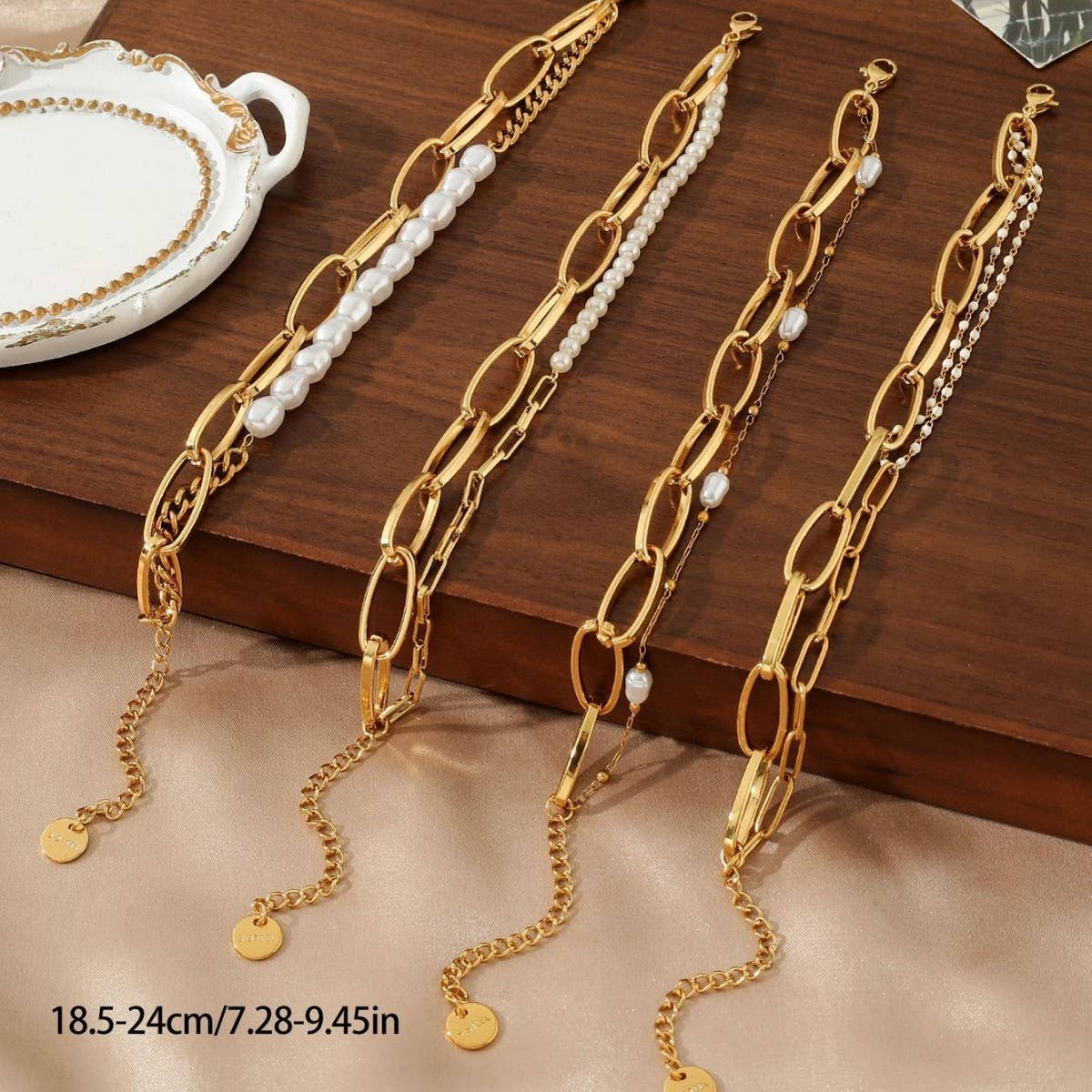 MULTI-LAYER VINTAGE CHAIN PEARL BRACELET