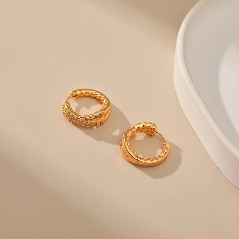 Retro niche design with cross-wrapped earrings