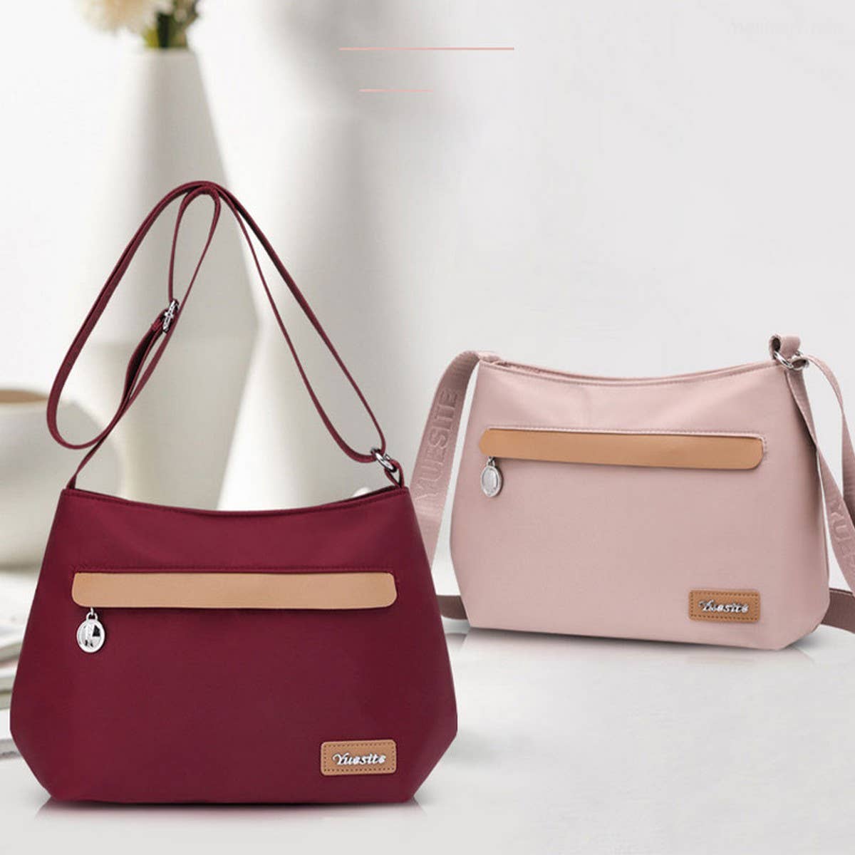 LIGHTWEIGHT CASUAL SIMPLE SHOULDER MESSENGER BAG