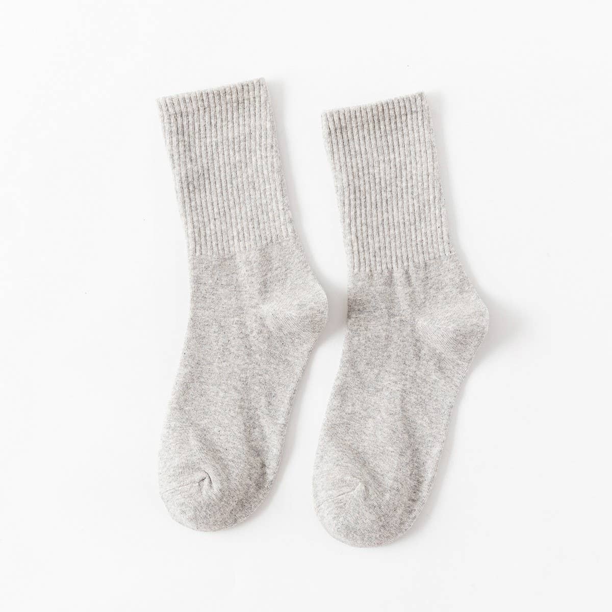 VERSATILE SOLID COLOR CASUAL MID-CALF SOCKS