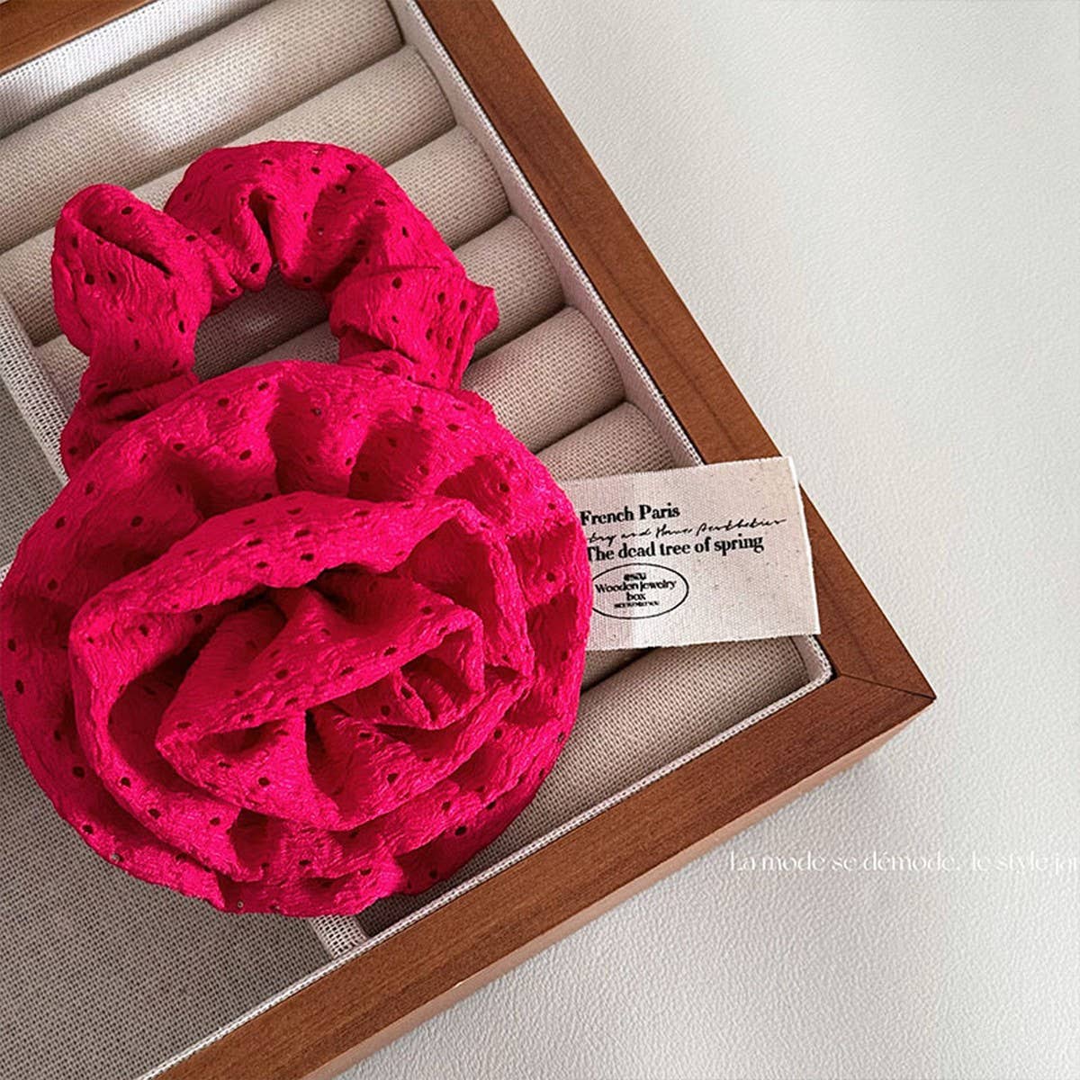 GENTLE AND WHITENING RED ROSE HAIRBAND