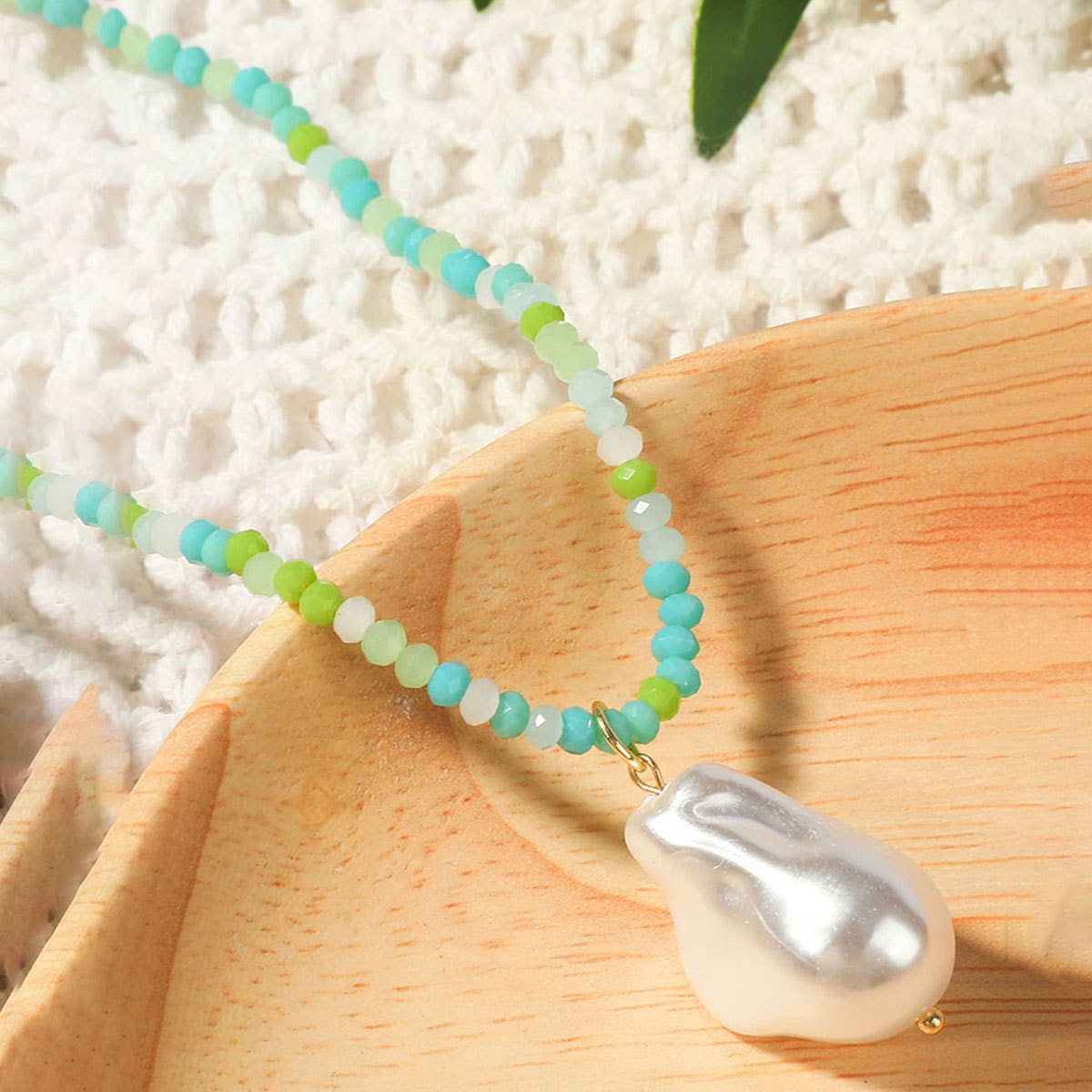 CRYSTAL PENDANT BEADED NECKLACE
