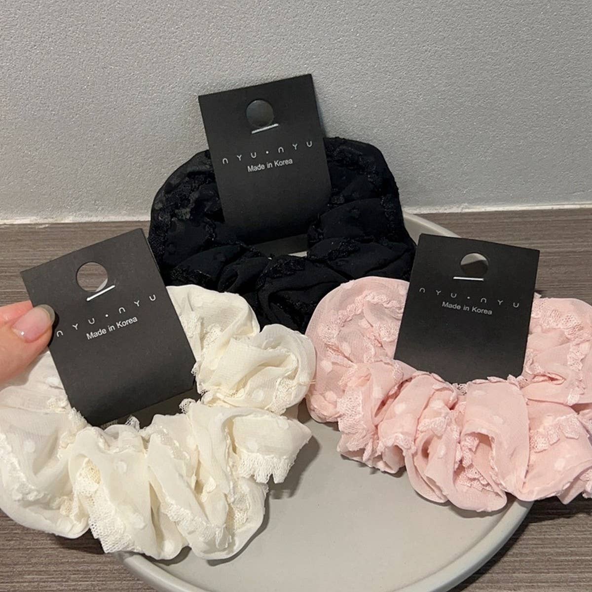 SWEET, STYLISH AND FRESH HAIR SCRUNCHIES_CWAHA1728