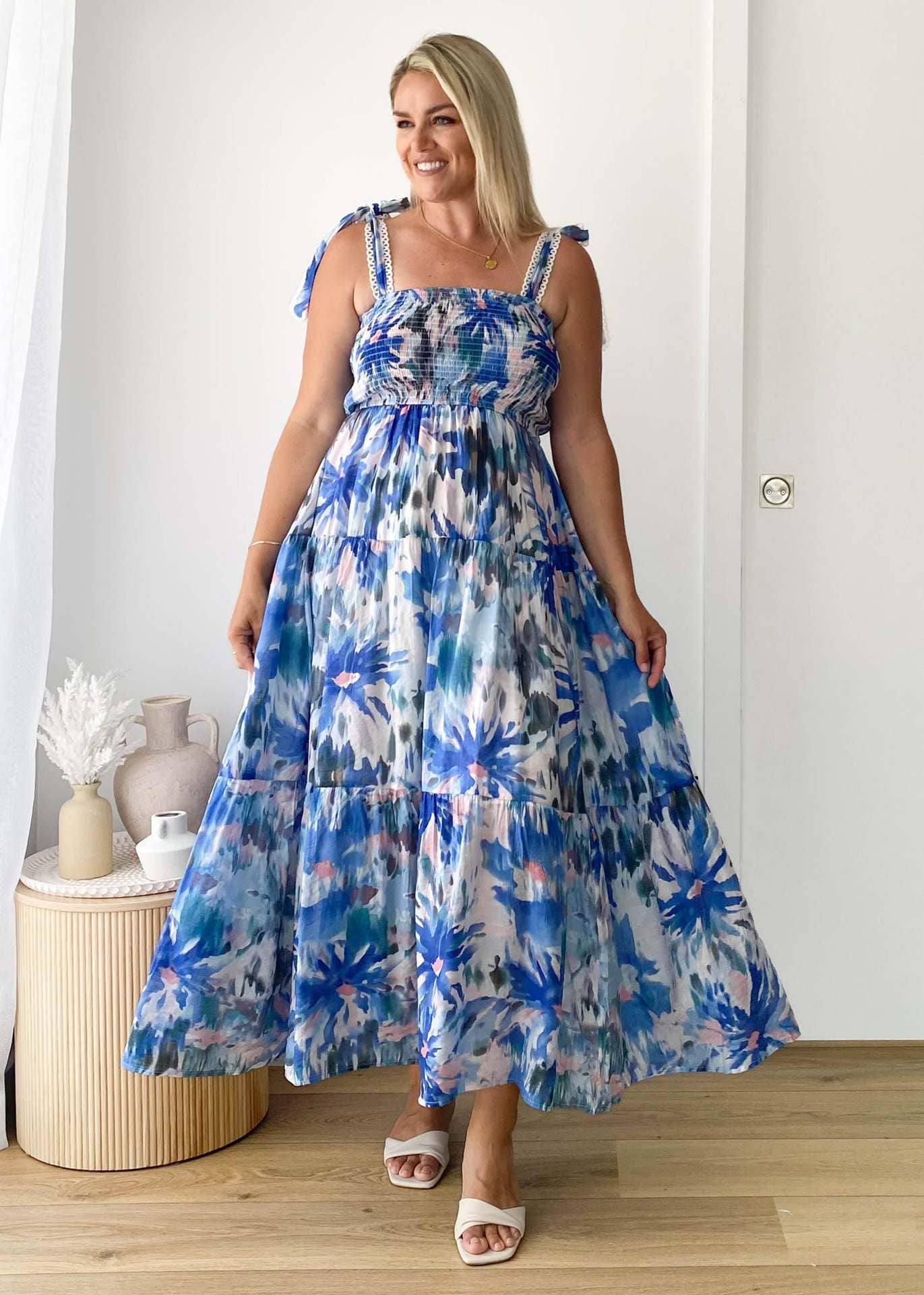 Floral print tie-back waist ruffled hem dress