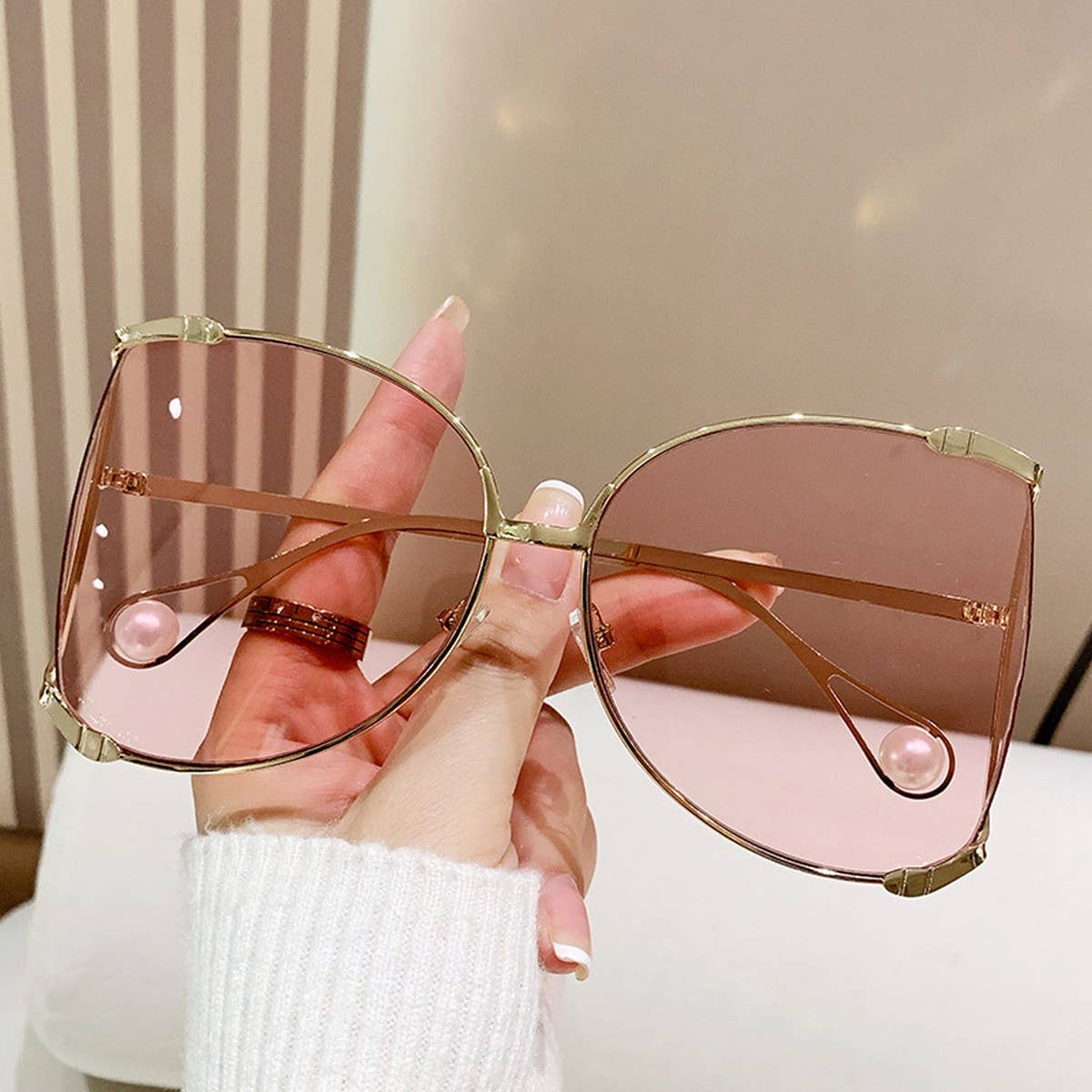 LARGE-FRAME SUNGLASSES WITH PEARLS ANTI-UV_CWASG0343