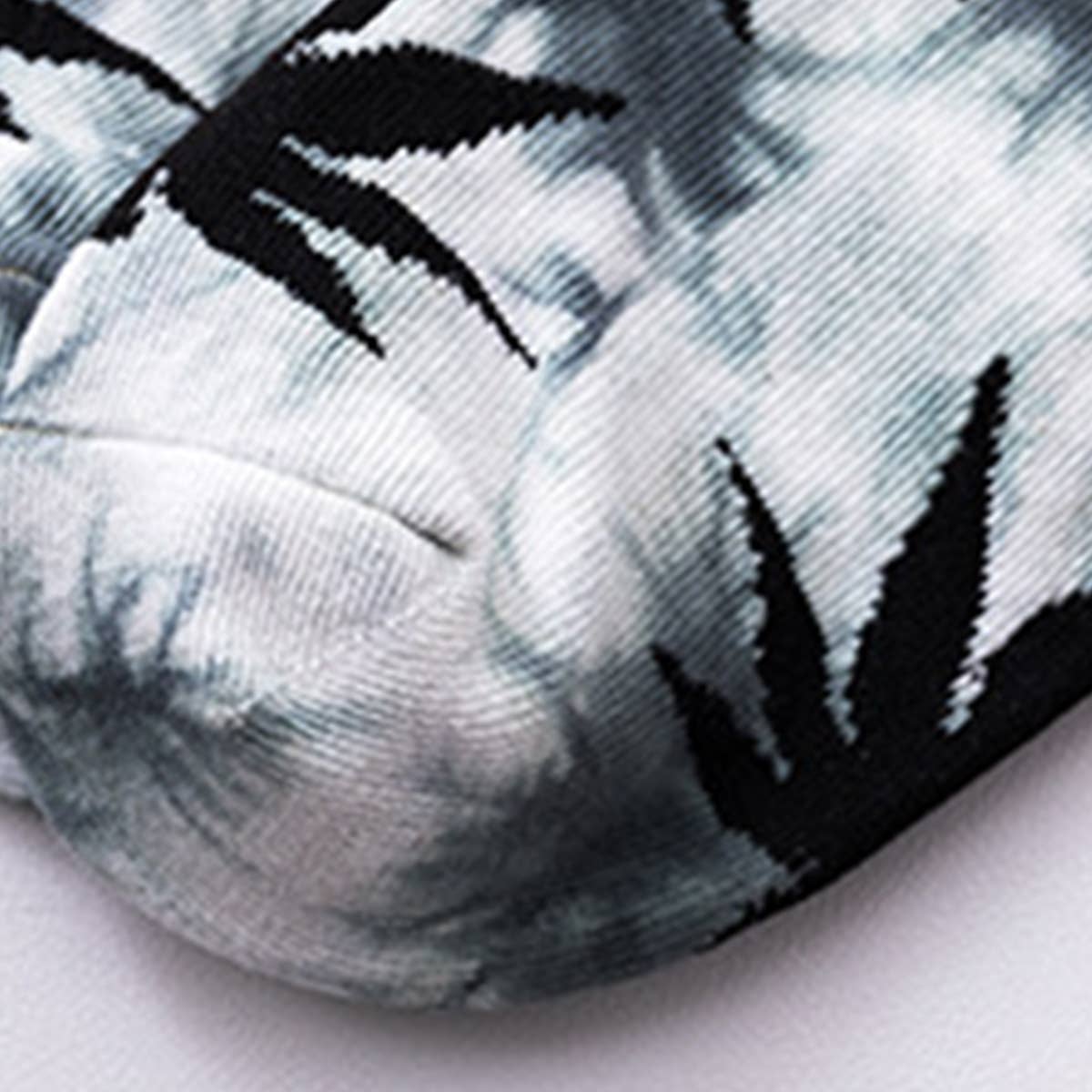 TIE-DYED MAPLE LEAF PATTERN SOCKS