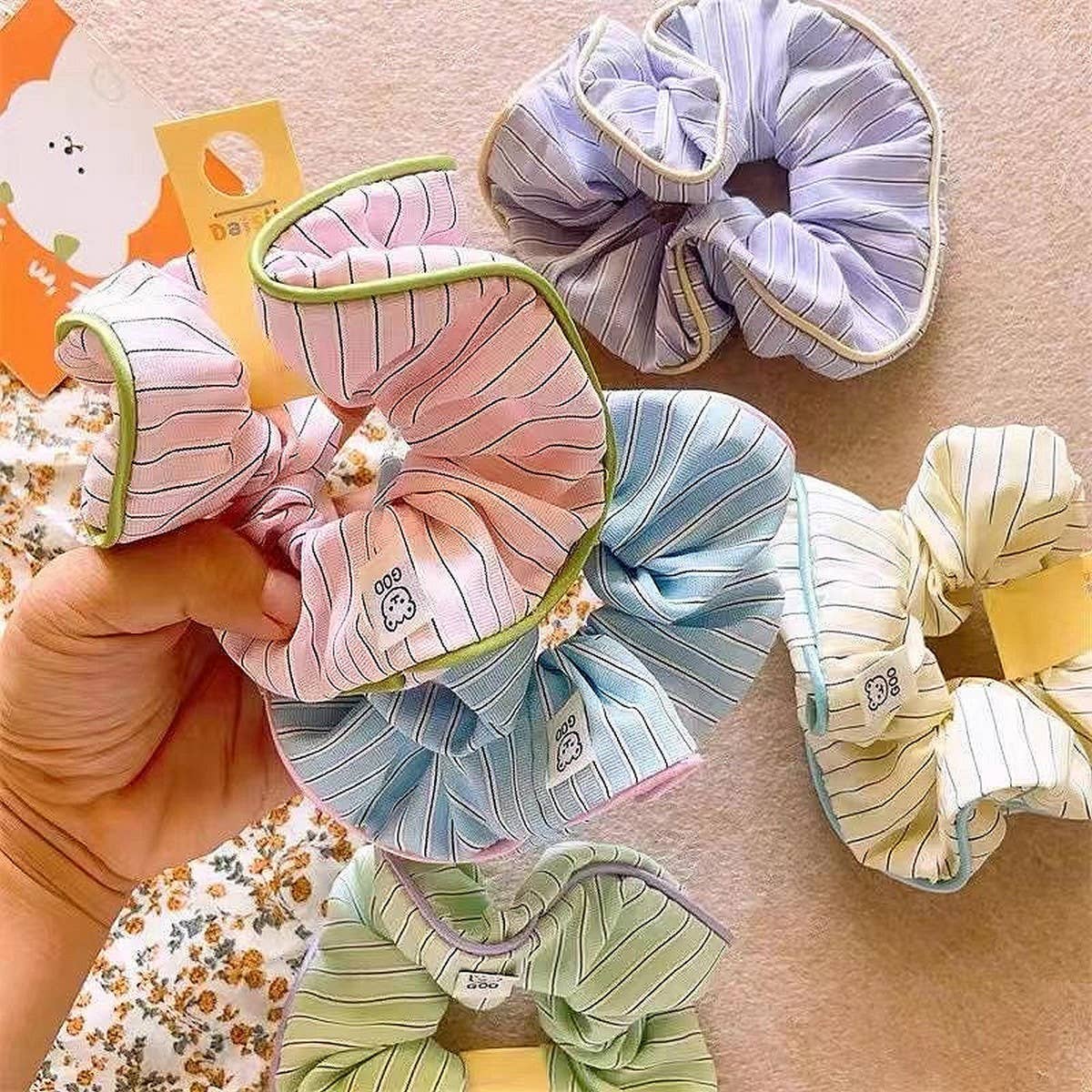 CREAM CONTRAST STRIPED HAIR TIE_CWAHA1077