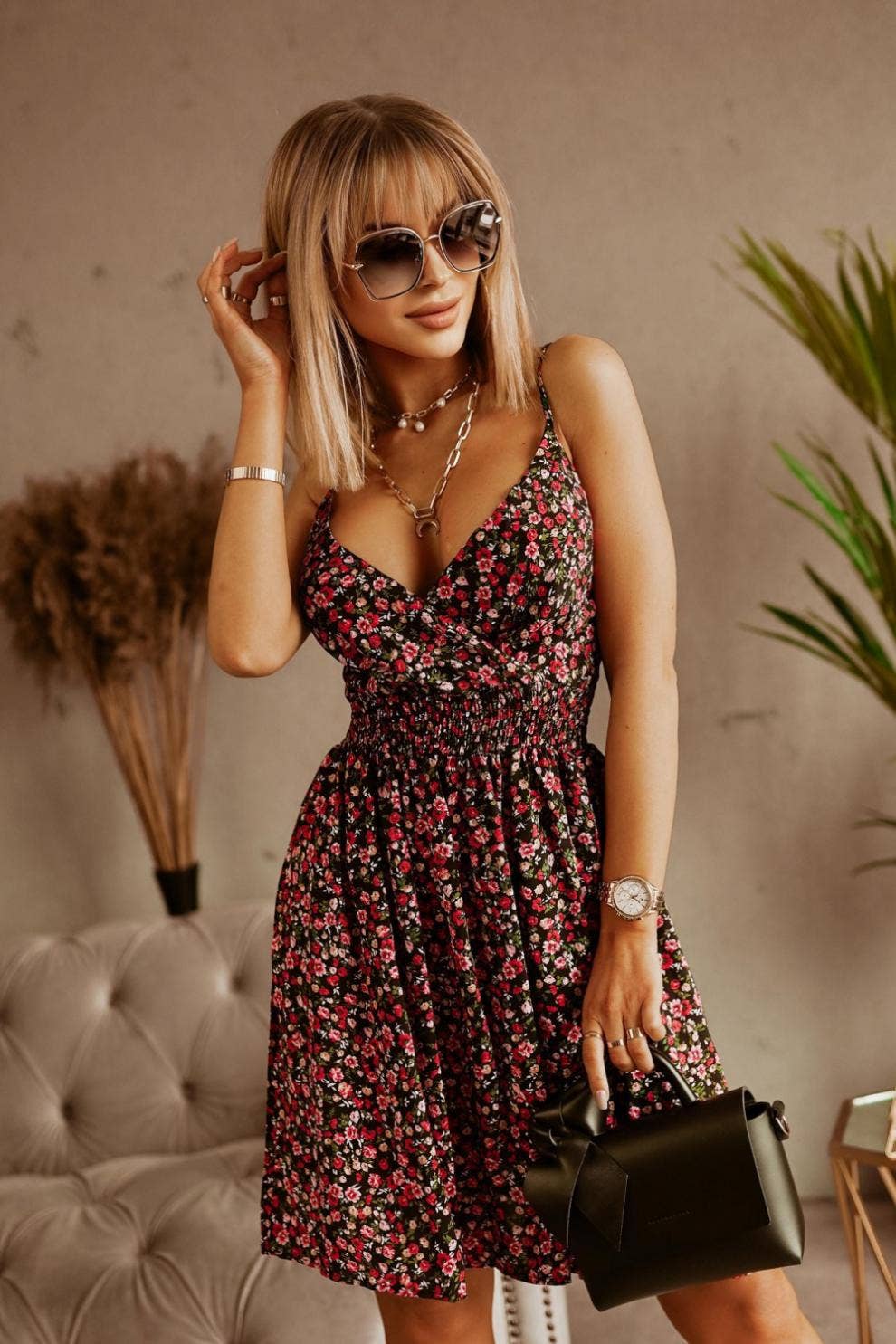 Floral halter waist waist V-neck mid-length dress