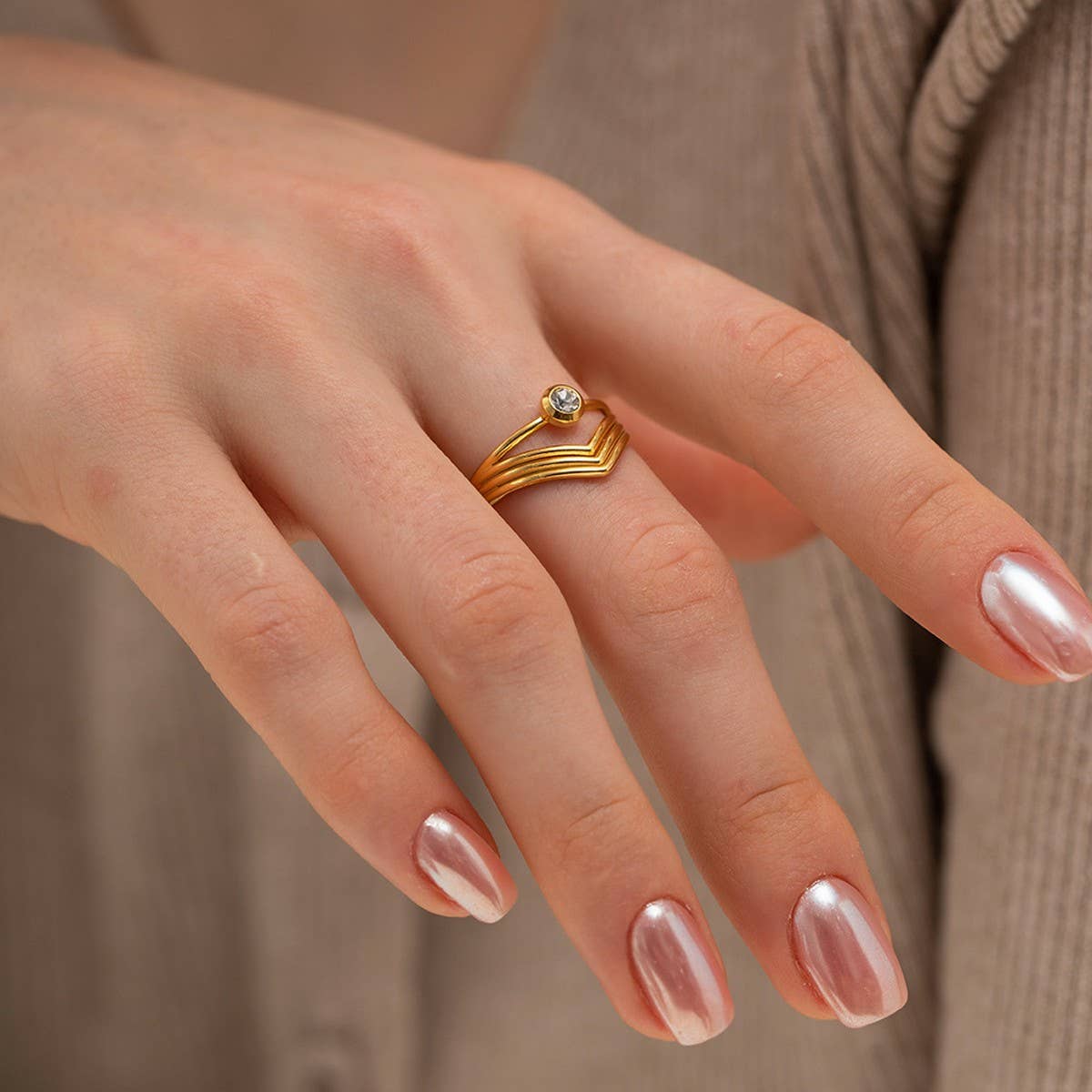 VINTAGE DIAMOND MULTI-LAYERED V-SHAPED RING
