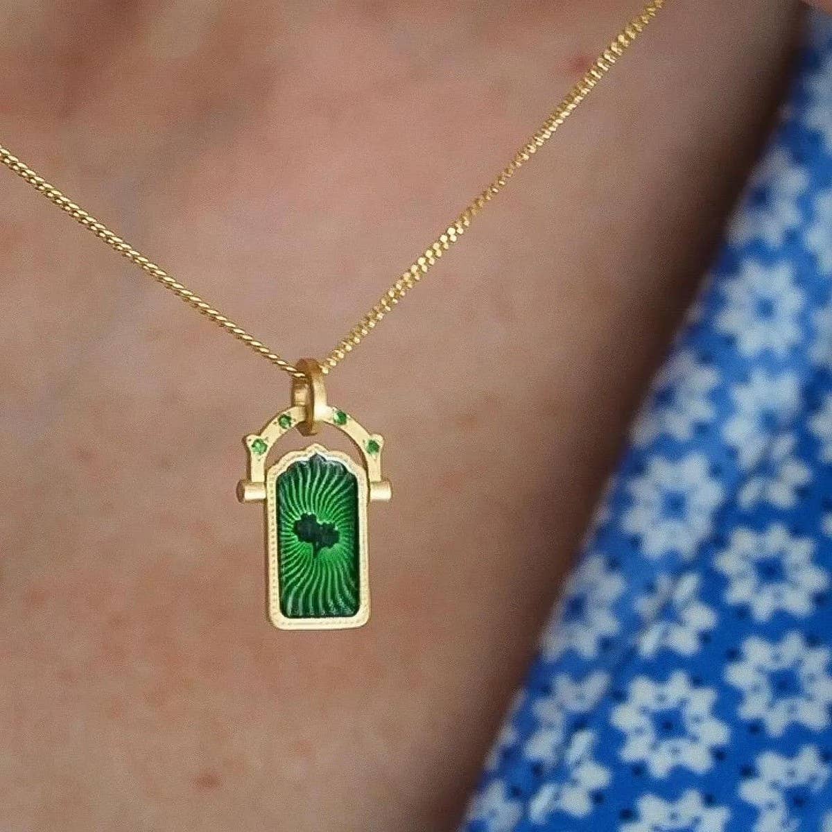 Vintage titanium steel rotating tarot necklace
