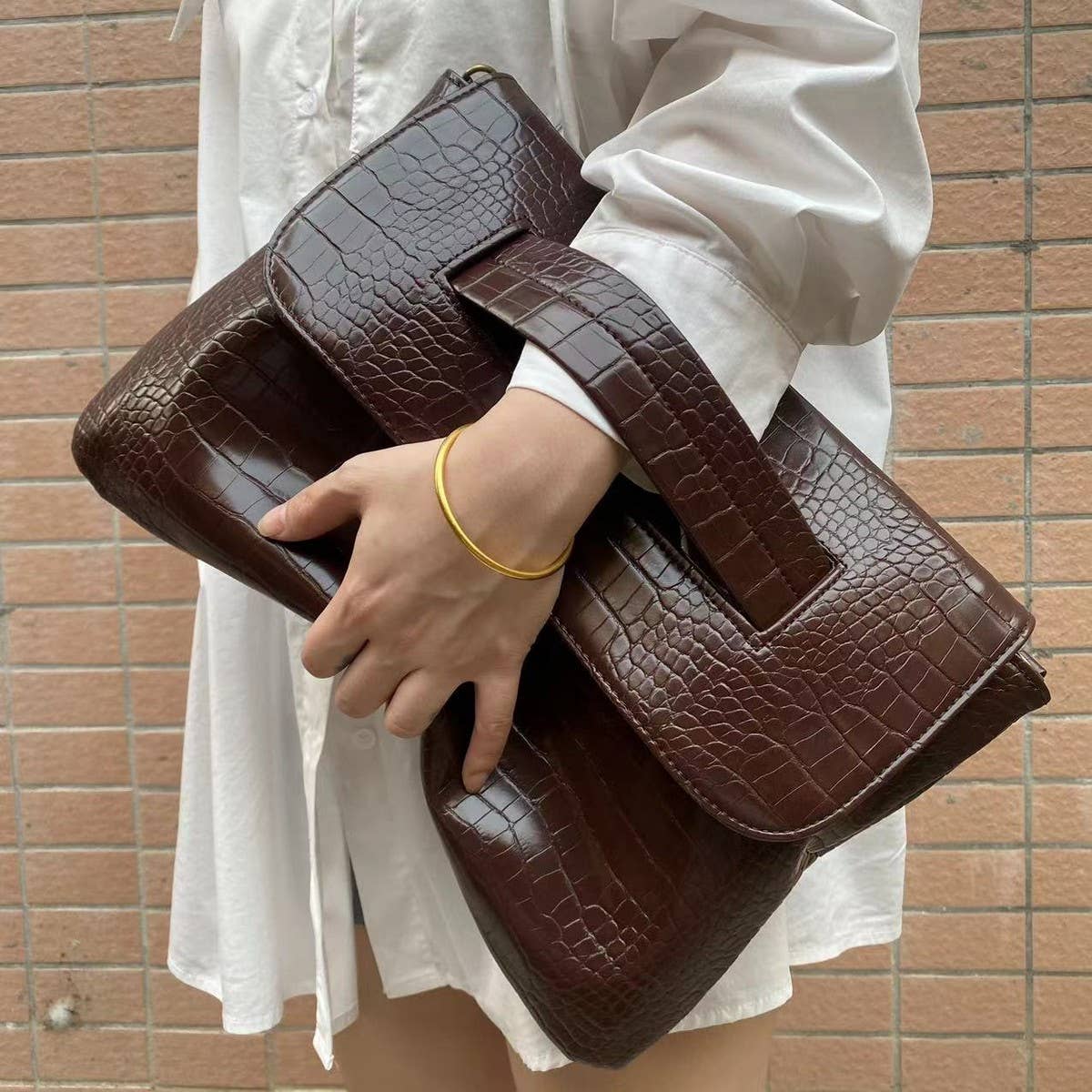 FASHIONABLE AND VERSATILE BLACK HAND BAGS_CWAB2603