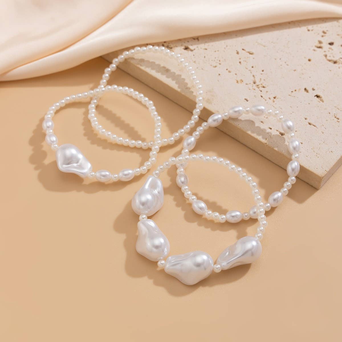 SIMPLE AND FASHIONABLE IRREGULAR BEADED BRACELET