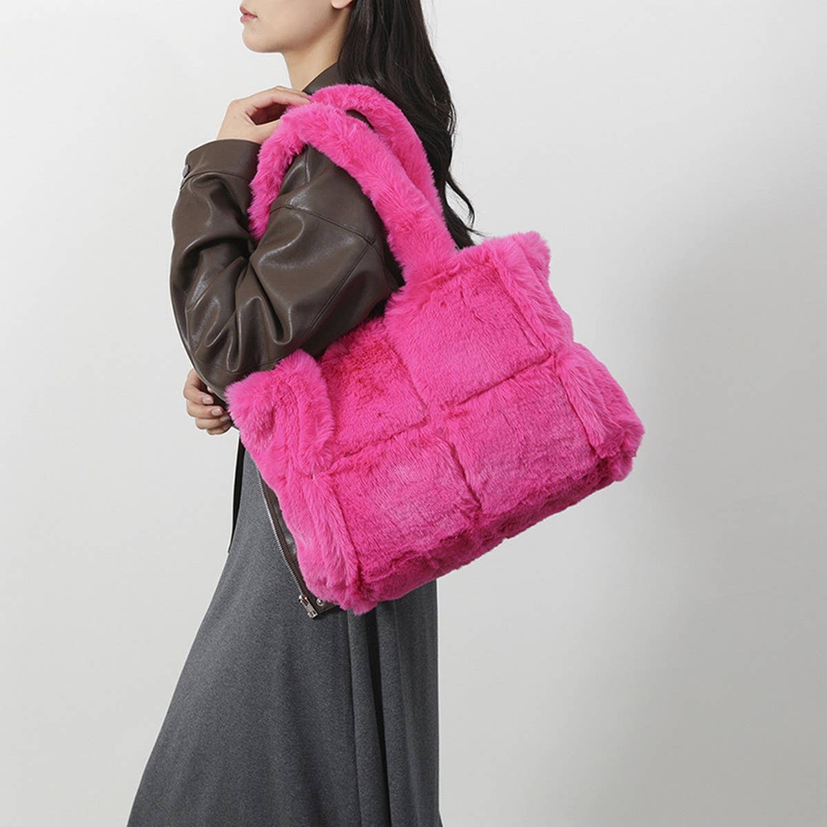 WINTER FASHION SPLICING HANDHELD SHOULDER PLUSH BAG_CWAB3940