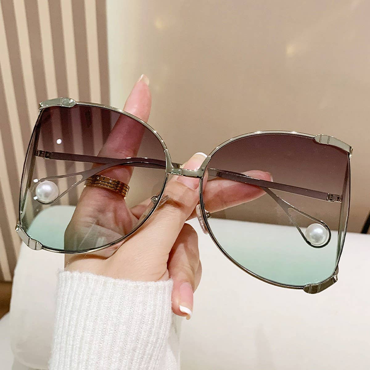 LARGE-FRAME SUNGLASSES WITH PEARLS ANTI-UV_CWASG0343