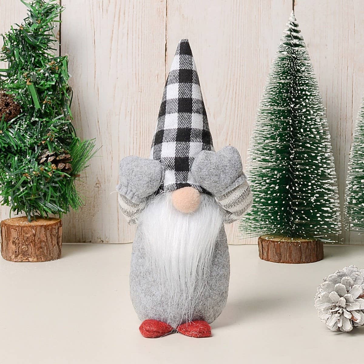 CHRISTMAS PLAID FACELESS DOLL WINDOW DISPLAY