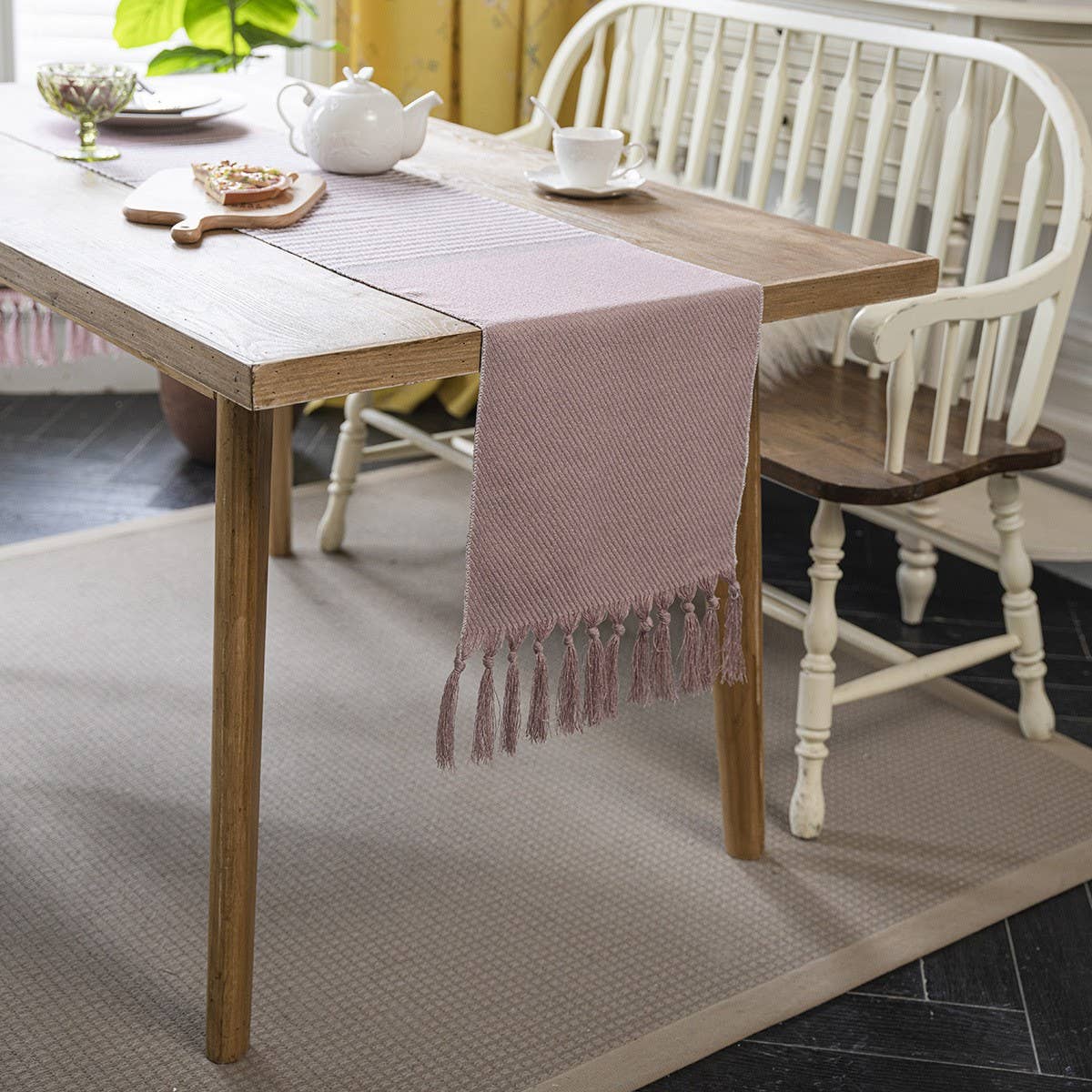 HOUNDSTOOTH TASSEL STYLISH TABLE RUNNER