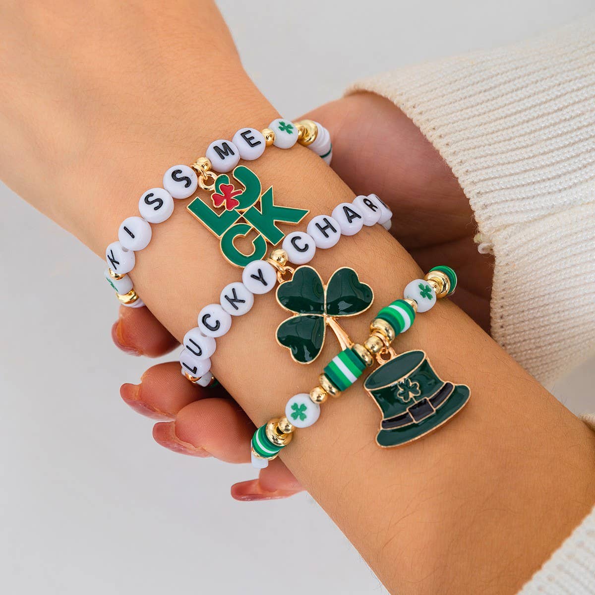 MULTI-LEAF CLOVER LETTER SIMPLE BEADED BRACELET