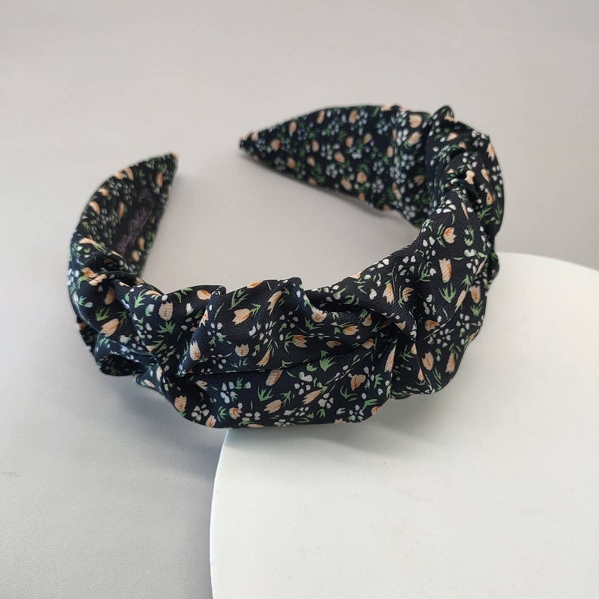 TRENDY FLORAL PLEATED HEADBAND