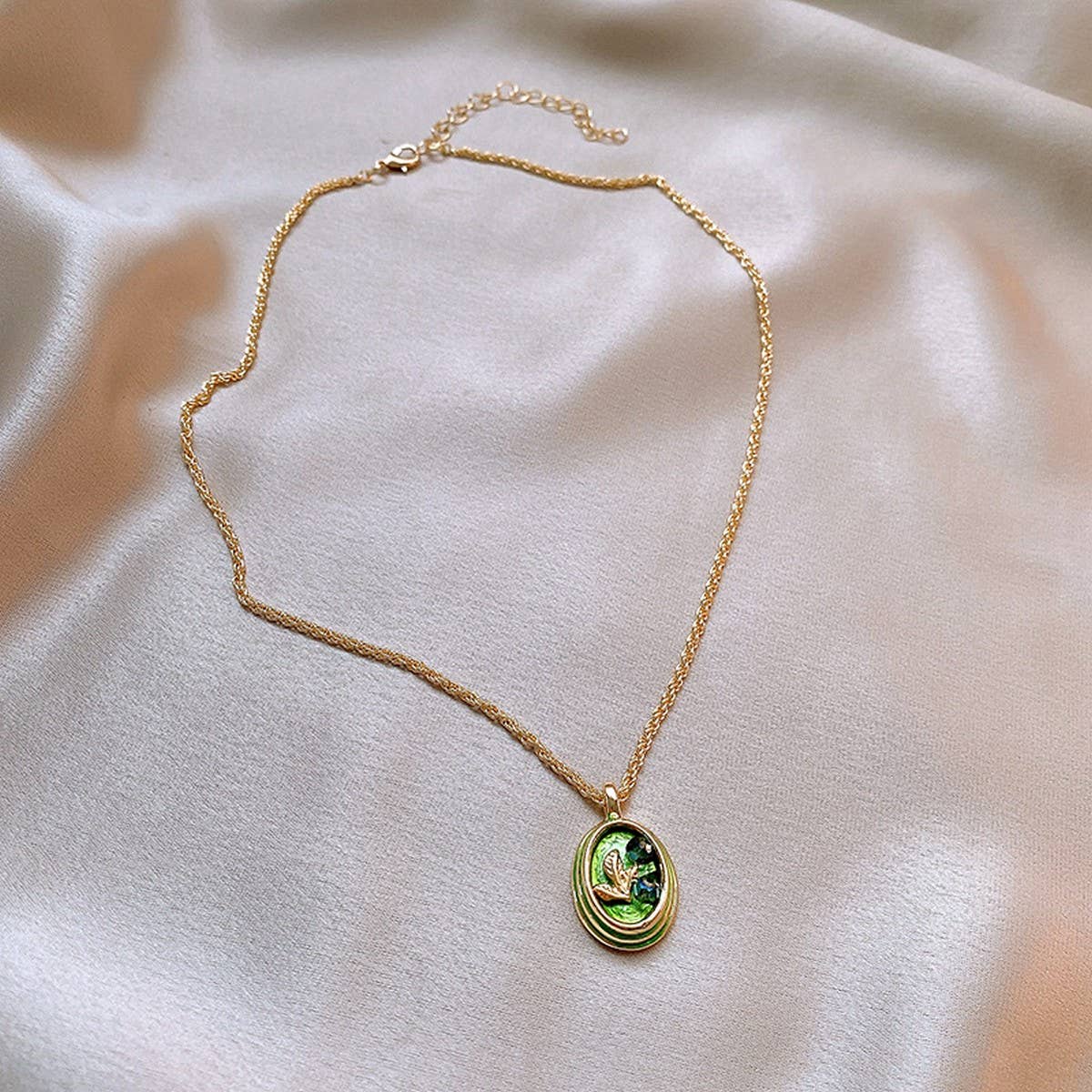MONET GARDEN OIL DROP OVAL LEAF NECKLACE