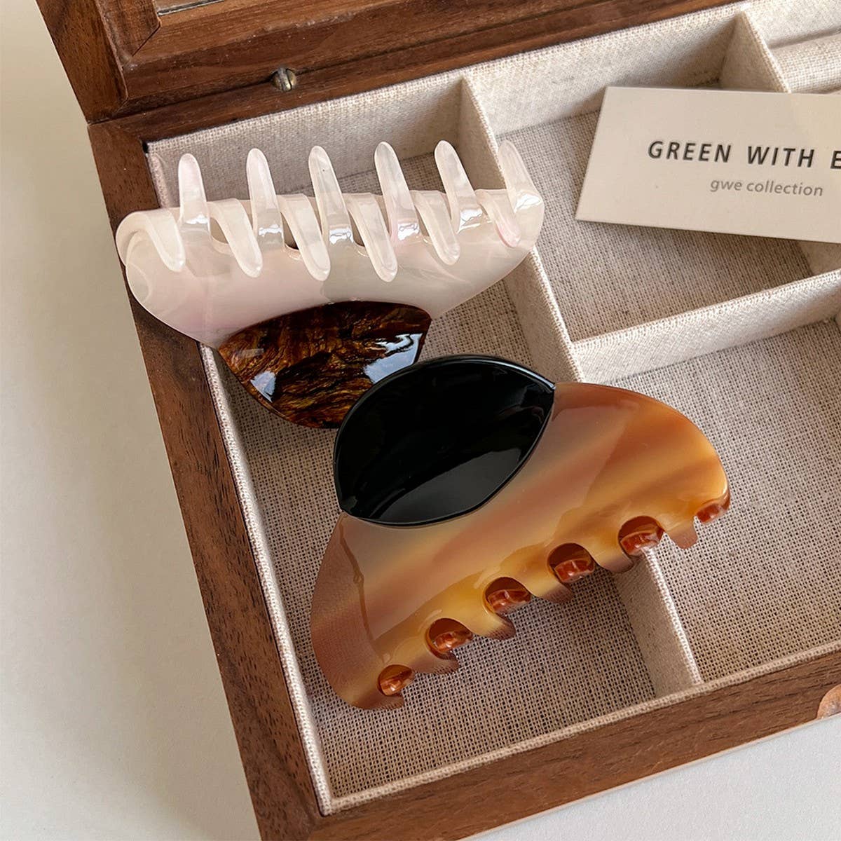 Woodgrain Acetate Claw – Vintage Maillard Style_CWAHA6011