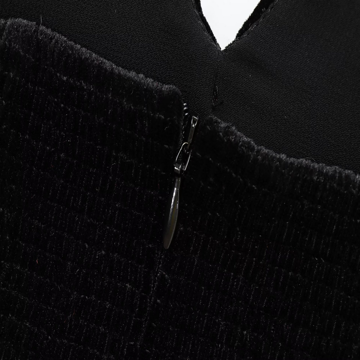 Velvet Blouse ? Trendy French Look