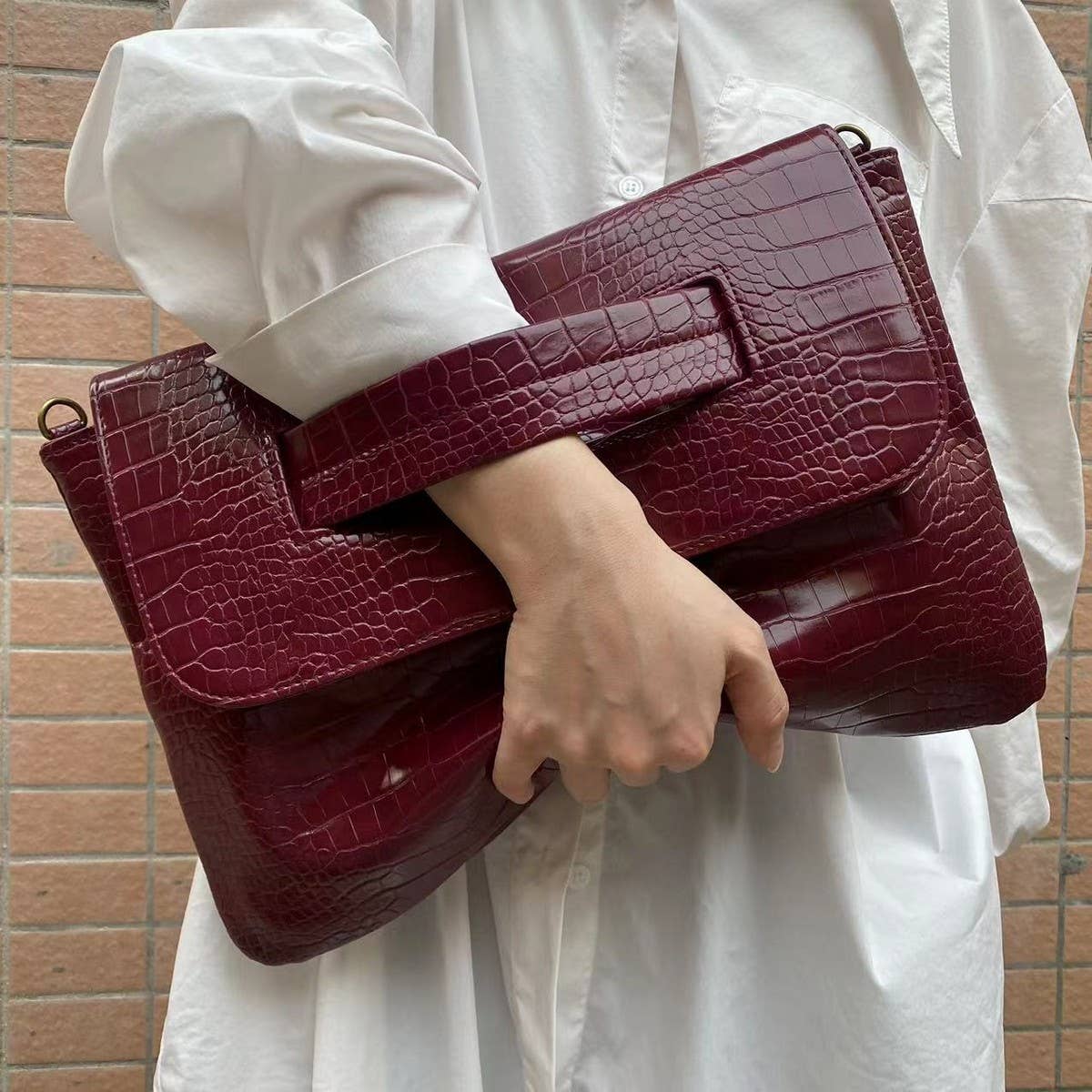 FASHIONABLE AND VERSATILE BLACK HAND BAGS_CWAB2603